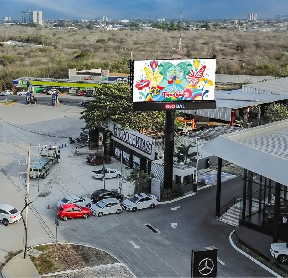 Pantalla LED Periférico Norte City Center, Mérida