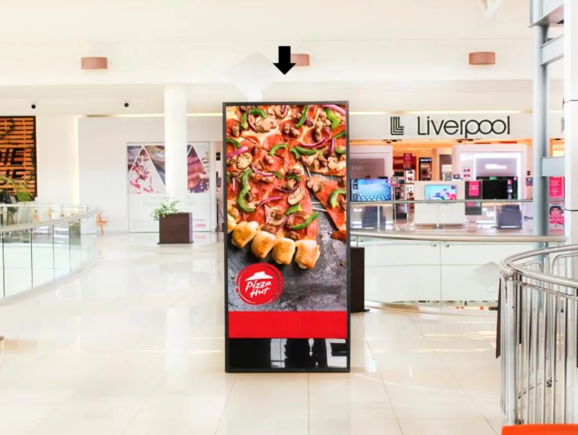 Pantalla LED Plaza las Américas MUPI 4 Fast Food Sushi Liverpool, Morelia